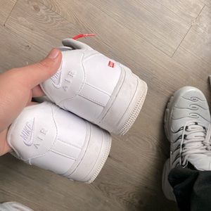 USED SUPREME AIR FORCE 1s USED WITH UNDAMAGED BOX